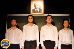 DO IT TOGETHER | Teatru-spălătorie