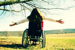 Îmbrăcăminte pentru persoane cu dizabilități