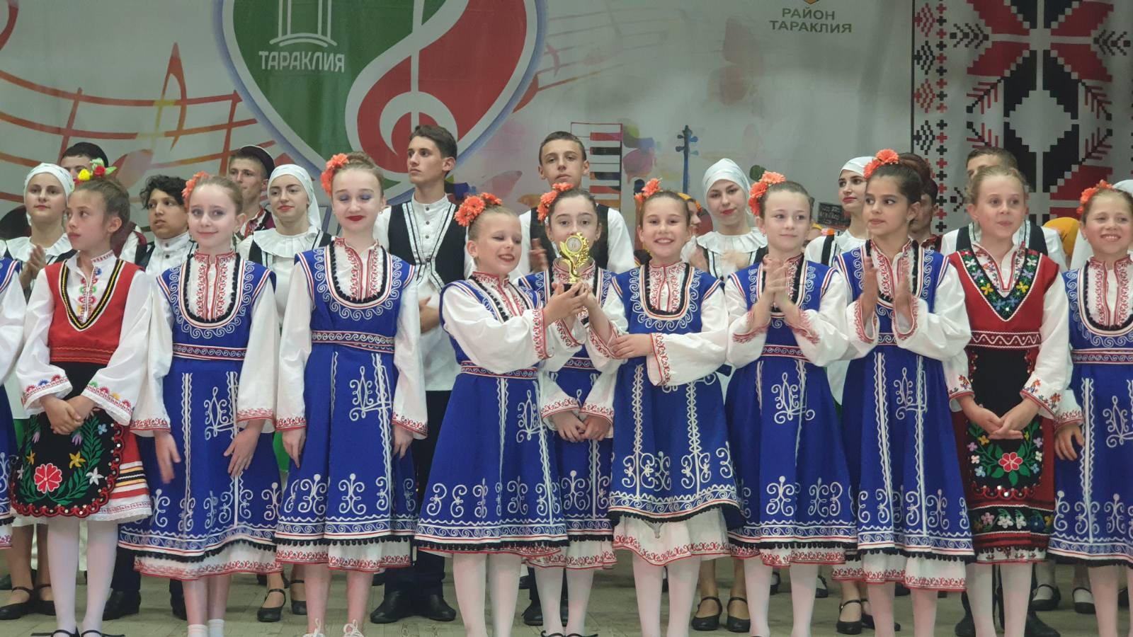 Ансамбль народного танца «Български извор» на конкурсе «Folk-star Taraclia 2022» 